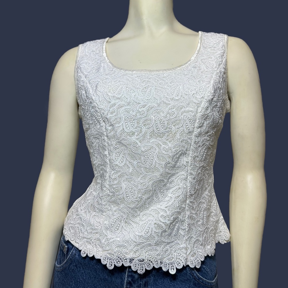 Flora Nikrooz White Crocheted Lace Fitted Tank Top